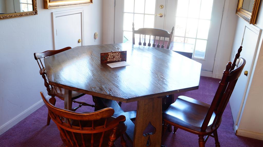 Harbor Haus Inn & Suites Hermann Room photo