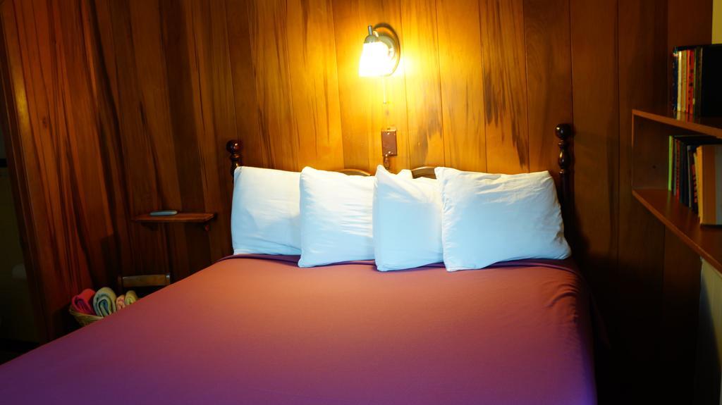 Harbor Haus Inn & Suites Hermann Room photo